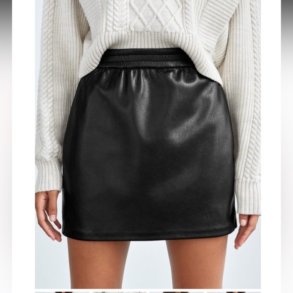 Babaton black slip on faux/ vegan leather mini dress with big two side pockets M - Picture 7 of 15